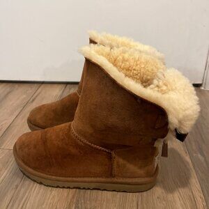 UGG Brown Classic Cuff Shearling Round Toe Leather Boots Women’s Size 5
